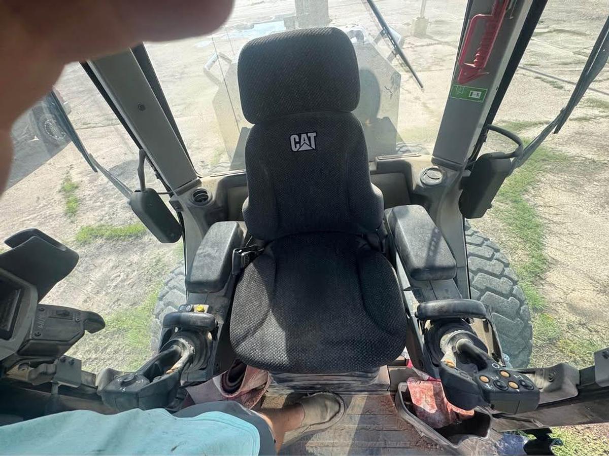 Used 2017 Caterpillar 140M3