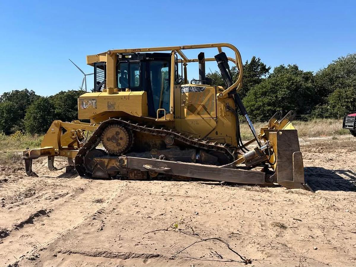Used 2012 Caterpillar D6T