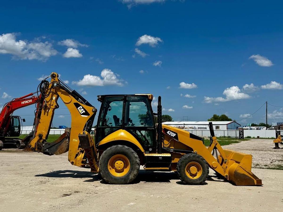 Used 2015 CAT 420F