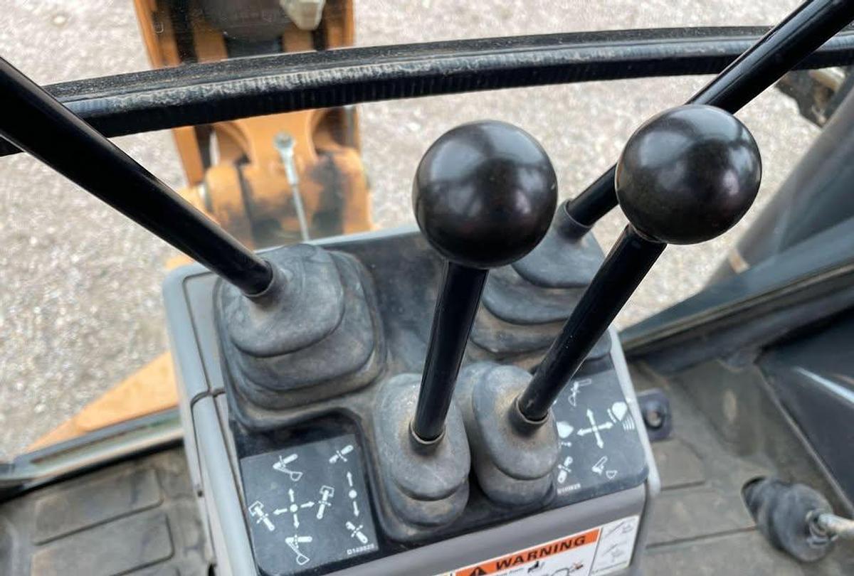 Used 2018 Case 580N EP