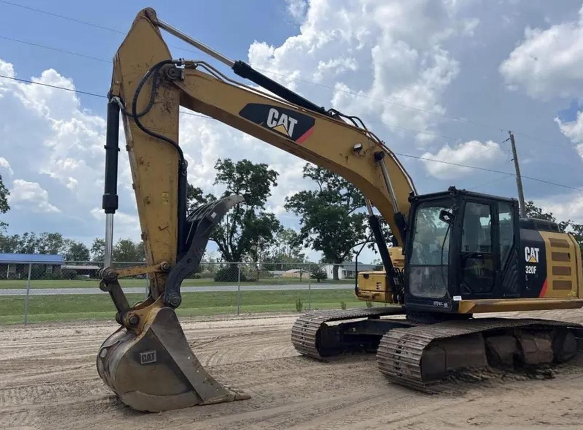 Used 2017 Caterpillar 320FL