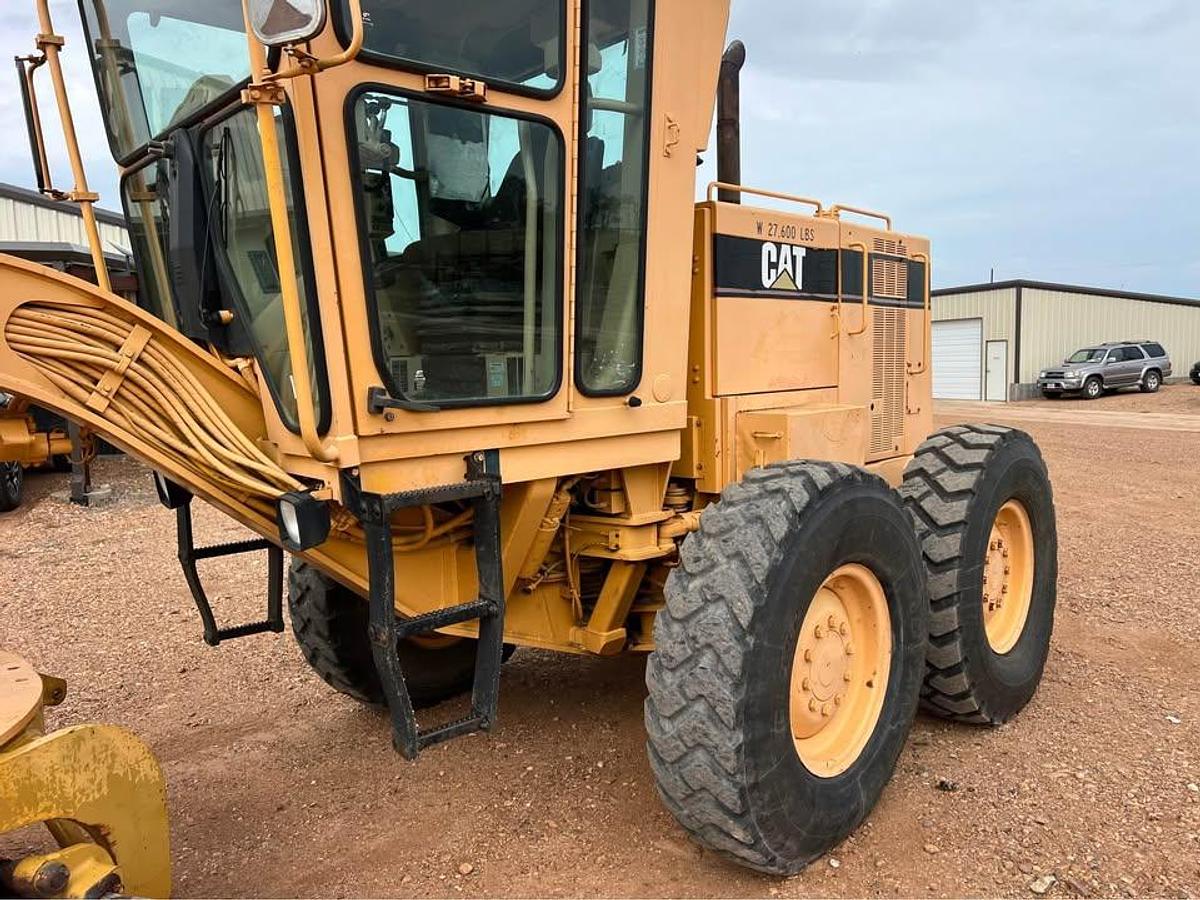 Used 2001 CAT 120H