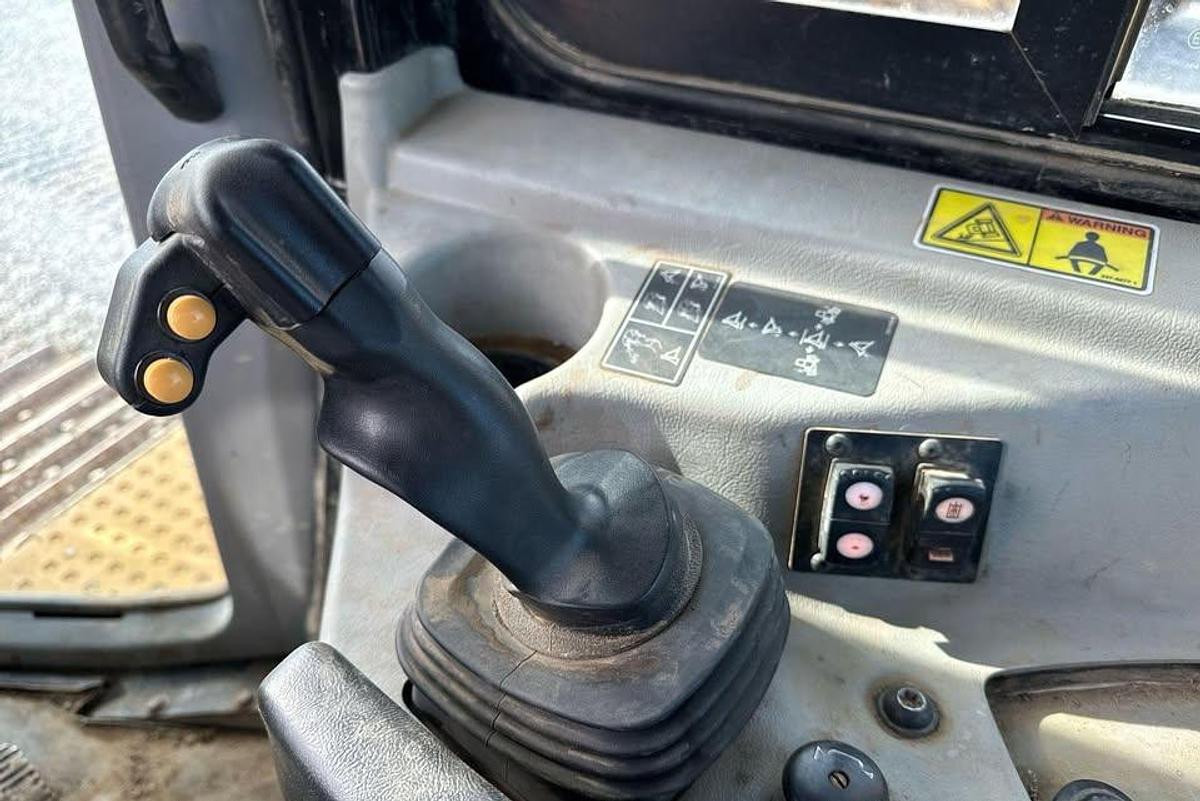 Used 2014 Caterpillar D6T LGP