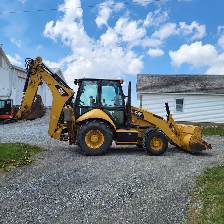 Used 2015 CAT 420F