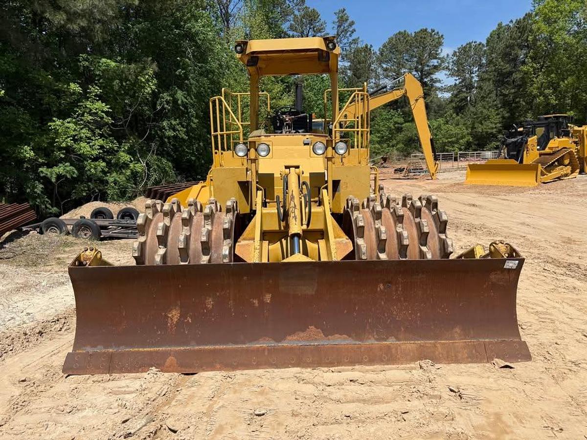 Used 1990 Caterpillar 815B Soil Compactor