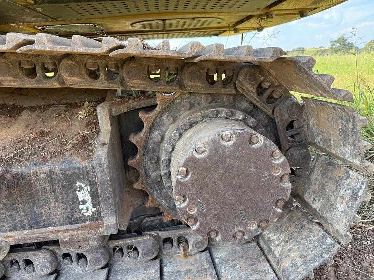 Used 2019 John Deere 210G LC