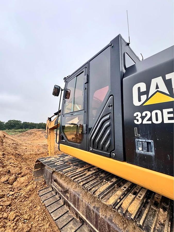 Used 2014 Caterpillar 320E
