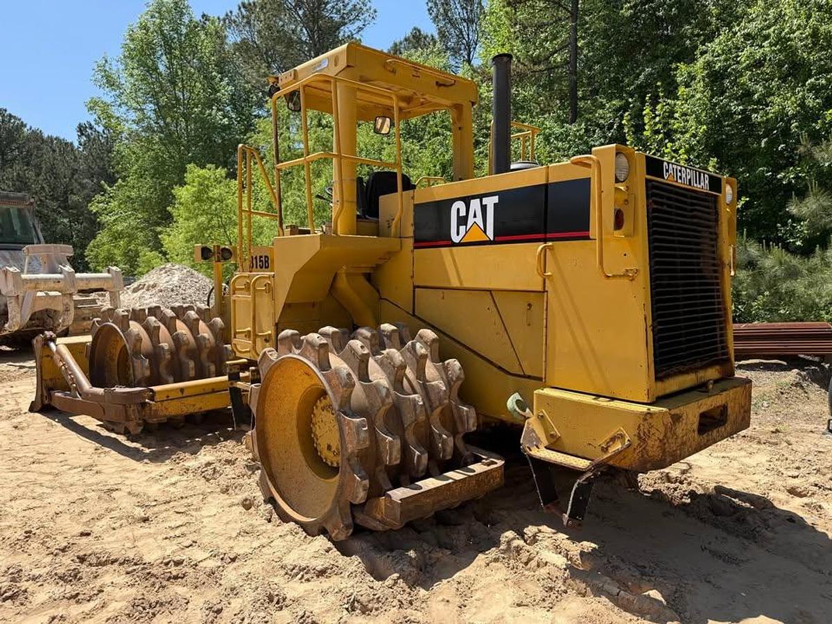 Used 1990 Caterpillar 815B Soil Compactor