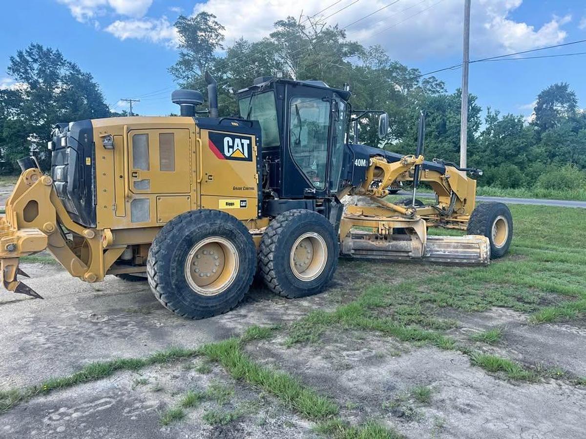 Used 2017 Caterpillar 140M3