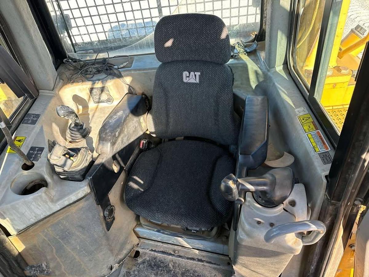 Used 2011 Caterpillar D6T XL
