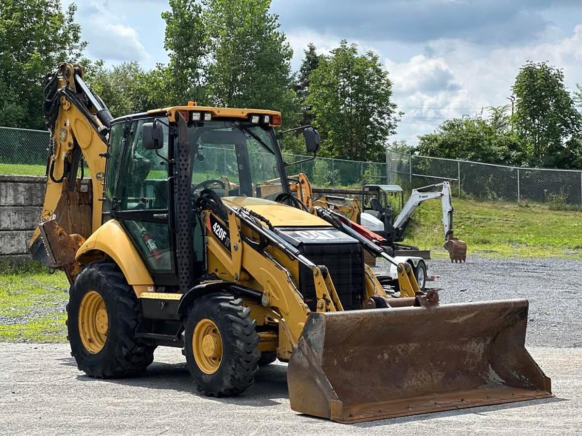 Used 2014 Caterpillar 420F IT