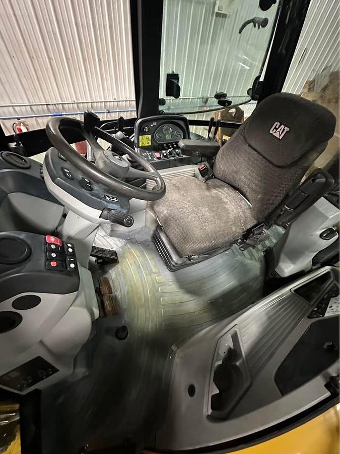 Used 2014 Caterpillar 420F IT