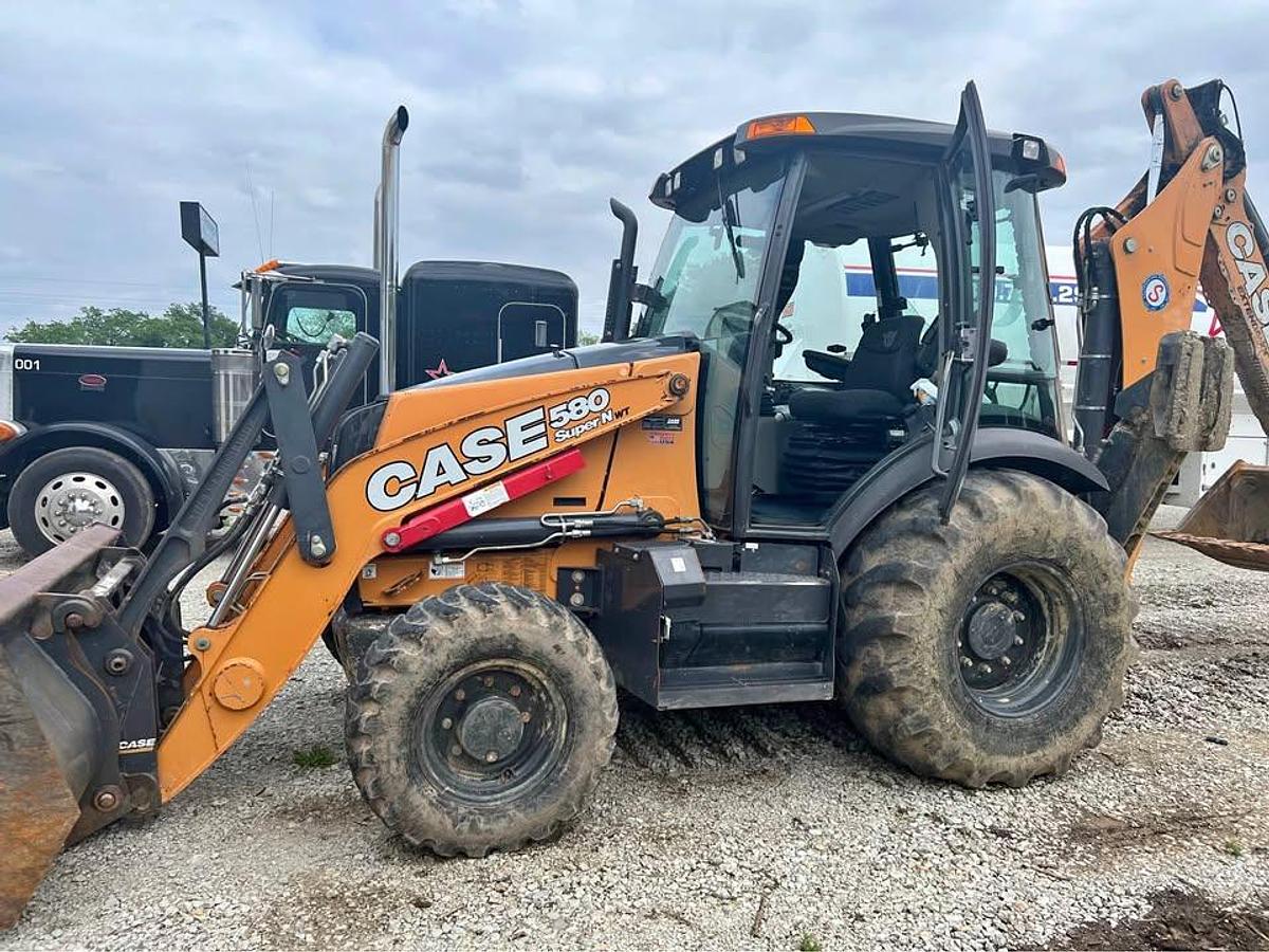Used 2019 Case 580SN