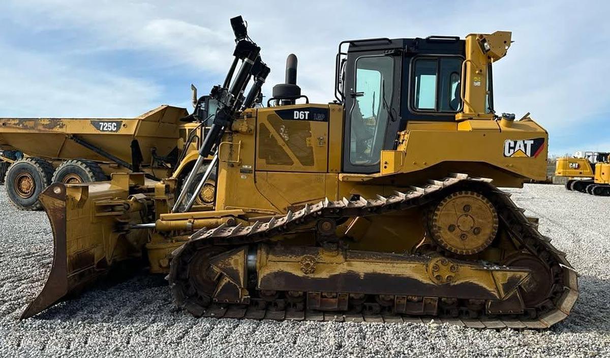 Used 2014 Caterpillar D6T LGP
