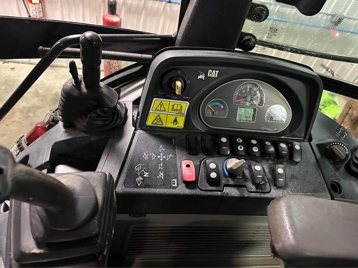 Used 2014 Caterpillar 420F IT