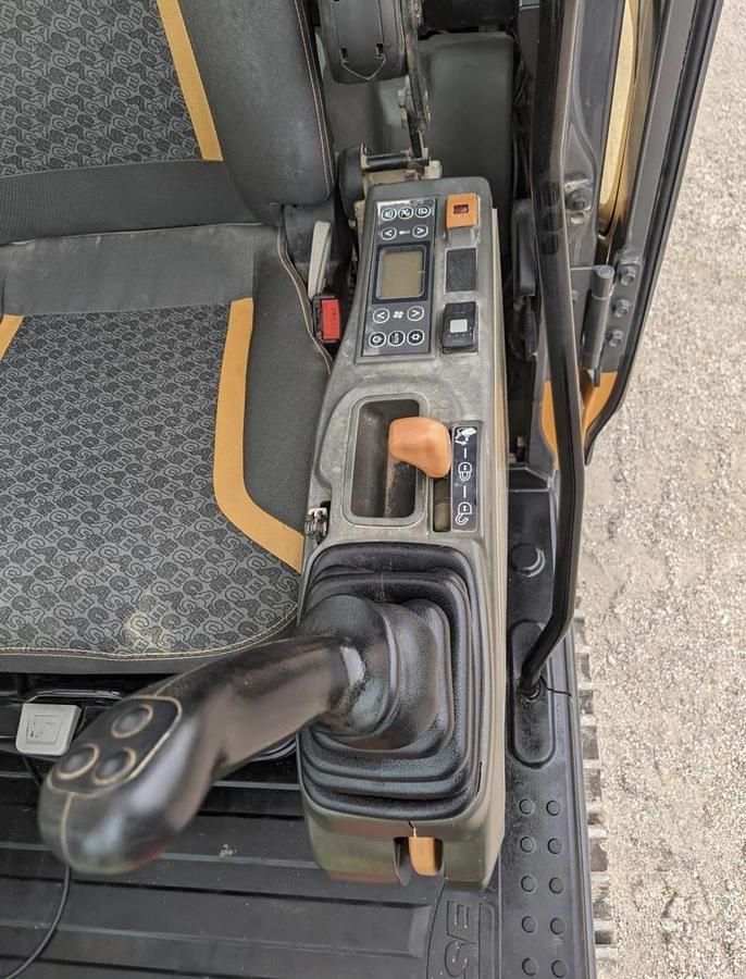 Used 2018 Case CX130D