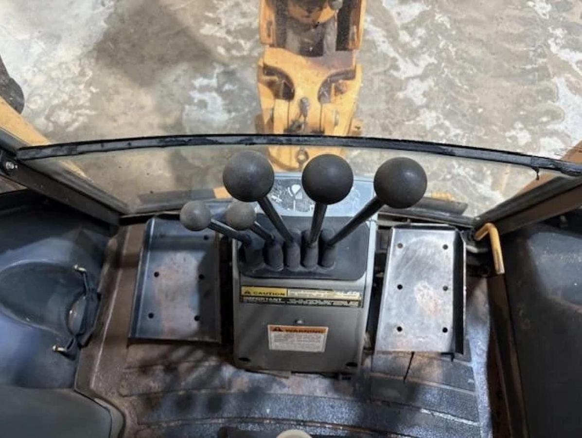 Used 2000 Case 580 SL II