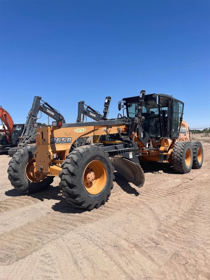 865B
