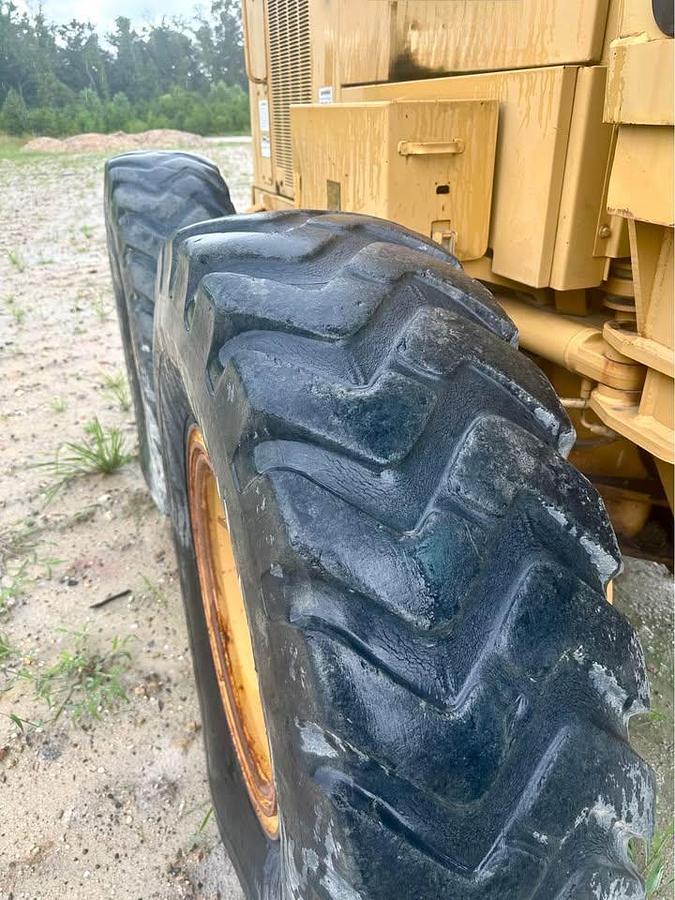 Used 2006 Caterpillar 140H