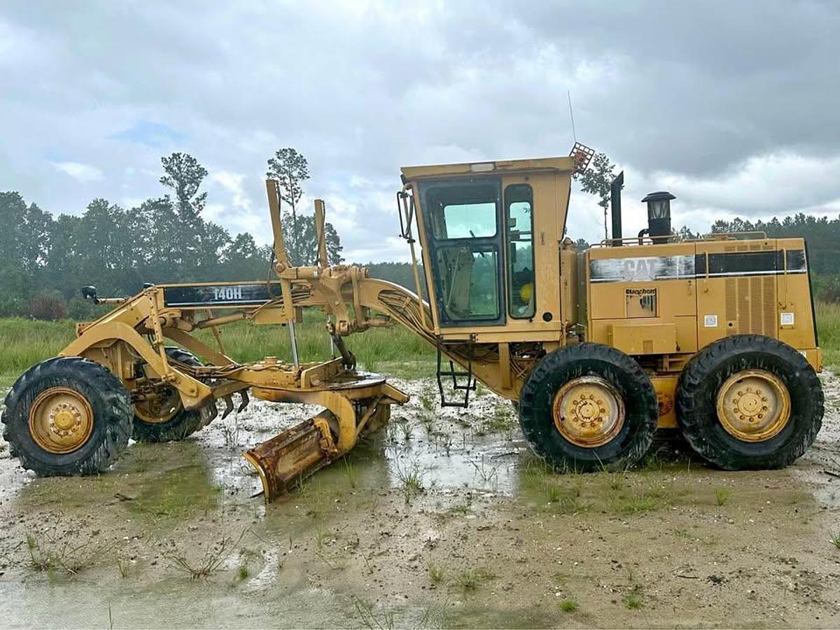 Used 2006 Caterpillar 140H