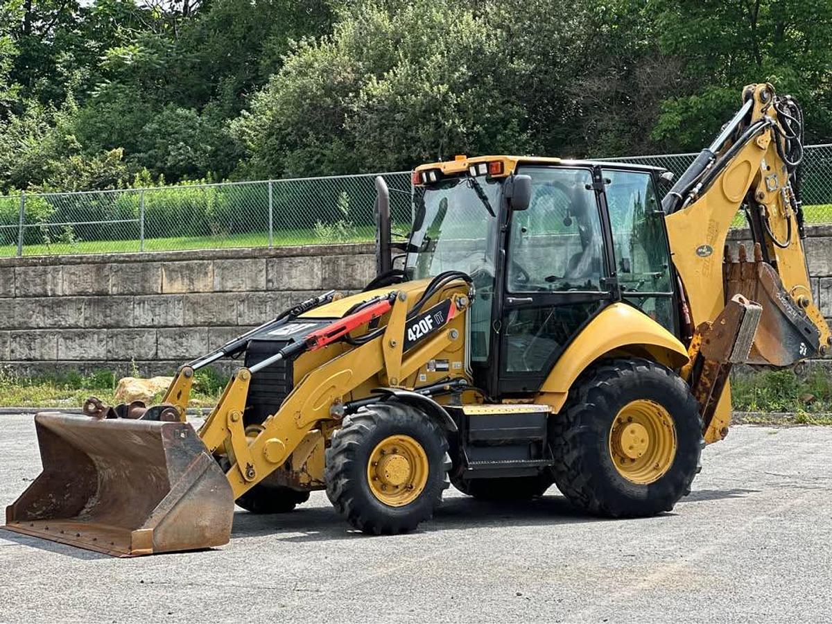 Used 2014 Caterpillar 420F IT