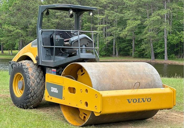 Used 2011 VOLVO SD100D