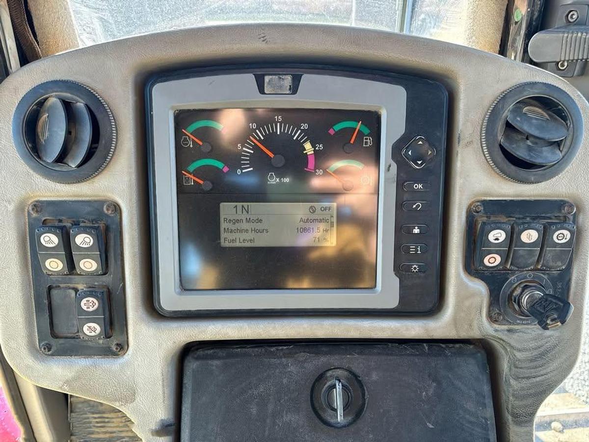 Used 2011 Caterpillar D6T XL