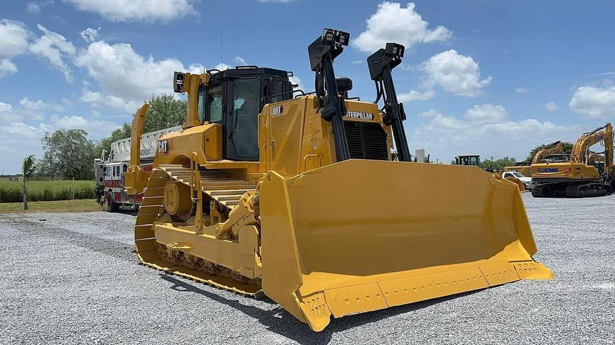 Used 2022 Caterpillar D8T LGP