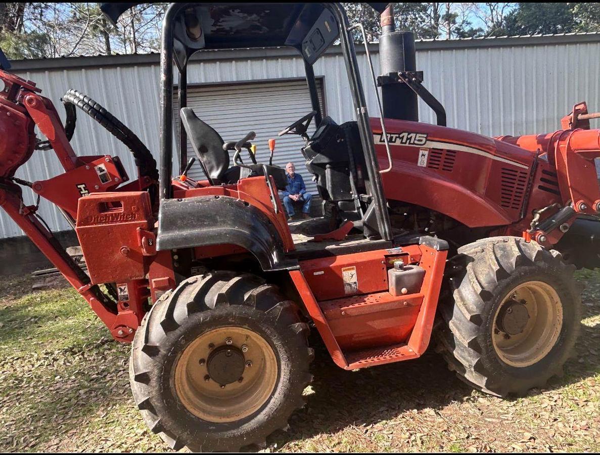 Used 2005 DITCH WITCH RT115H