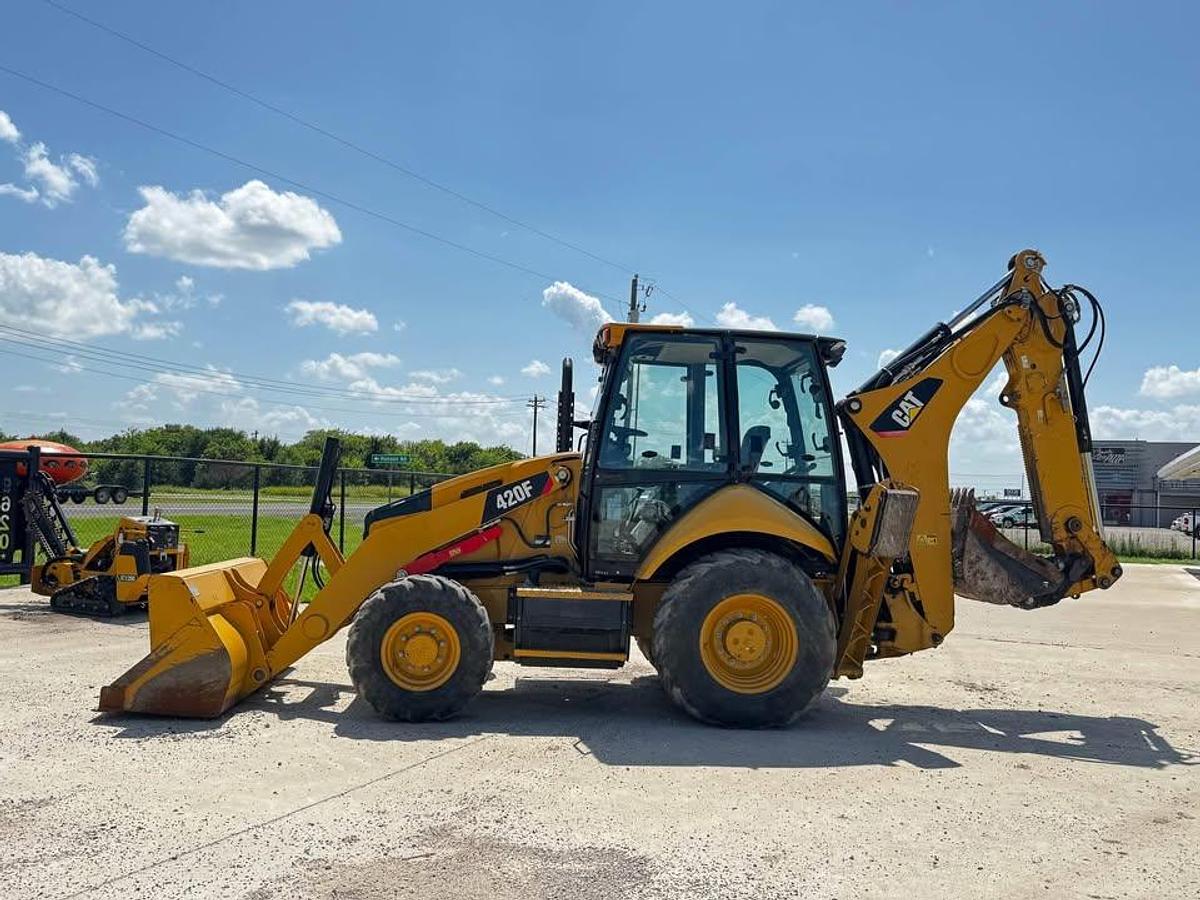 Used 2015 CAT 420F