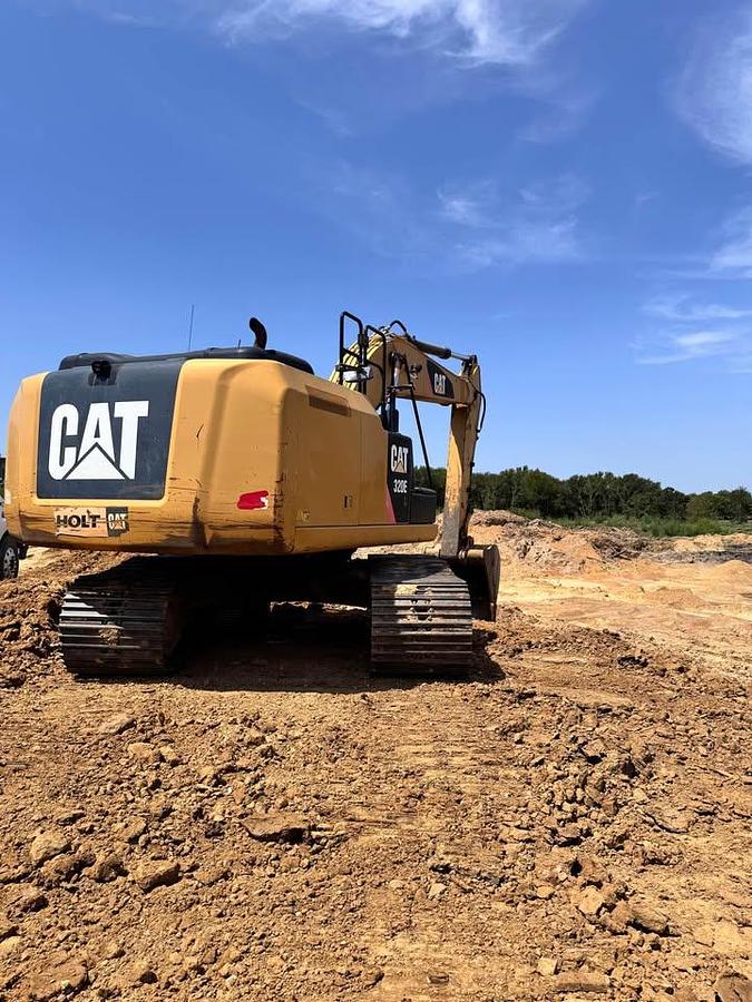 Used 2014 Caterpillar 320E