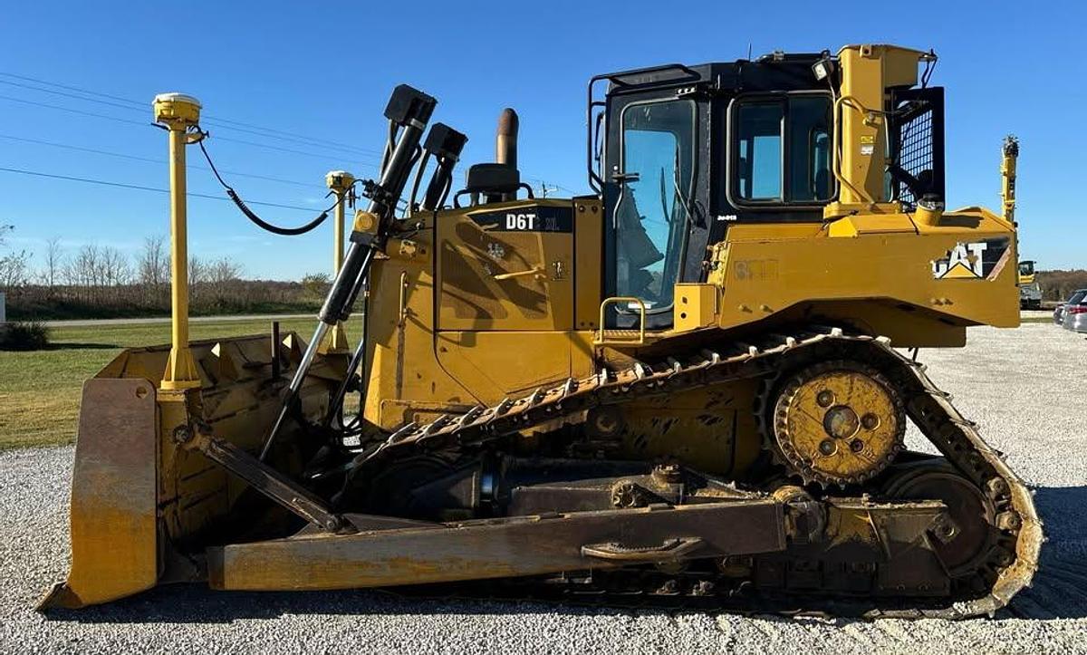 Used 2011 Caterpillar D6T XL