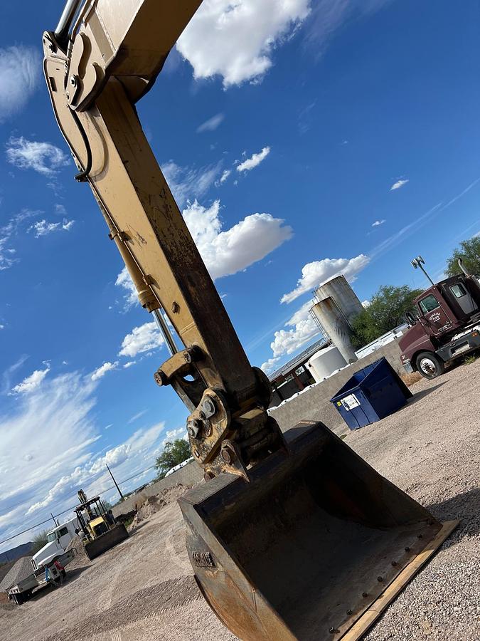 Used 2011 Caterpillar 345D