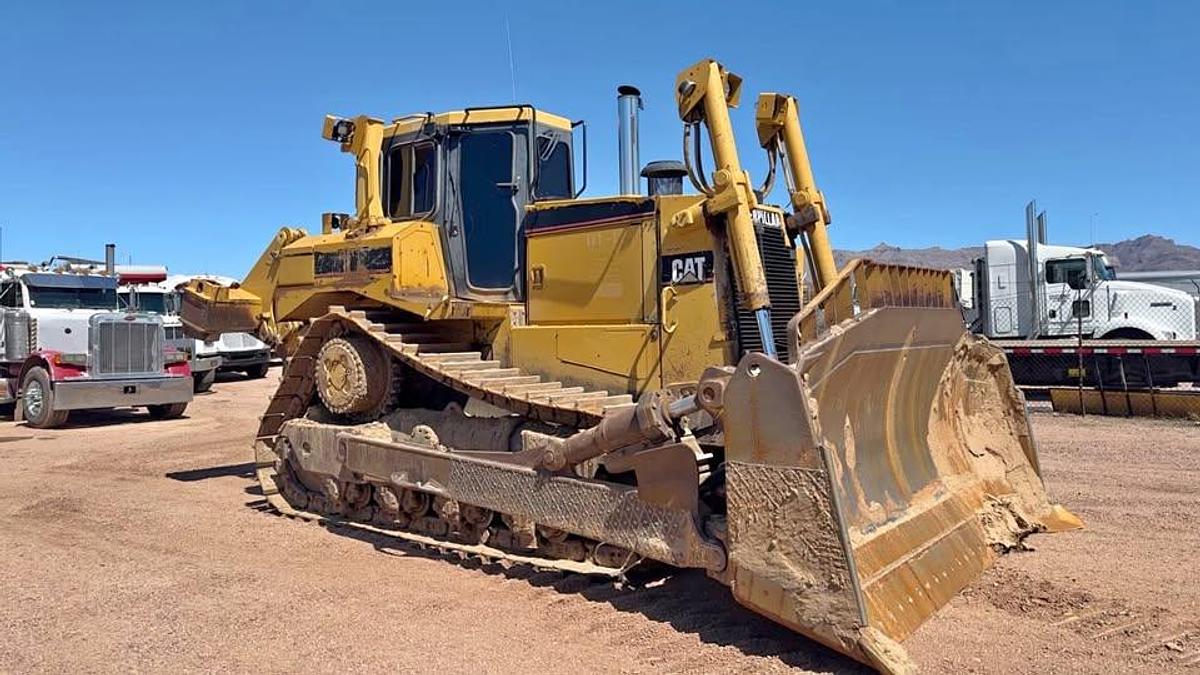 Used 2004 Caterpillar D8R Series II Dozer