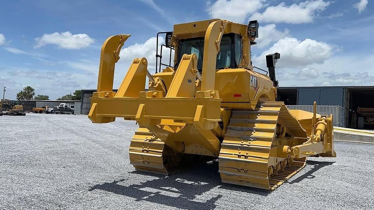 Used 2022 Caterpillar D8T LGP