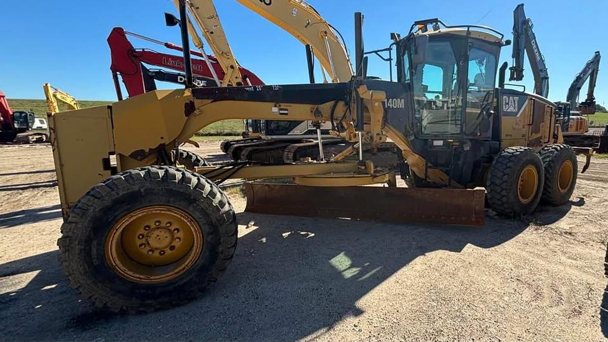 Used 2008 Caterpillar 140M