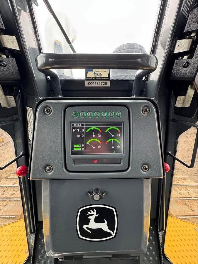 Used This 2019 John Deere 950K dozer