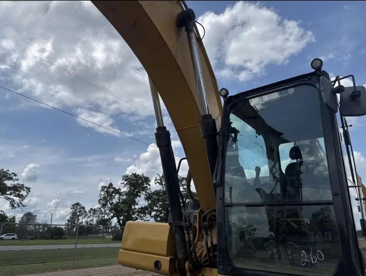 Used 2020 Caterpillar 320GC