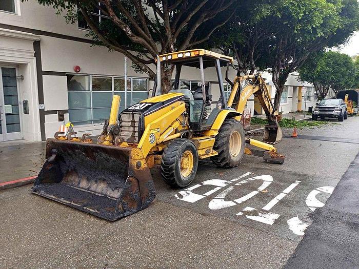Used 2005 CAT 420D