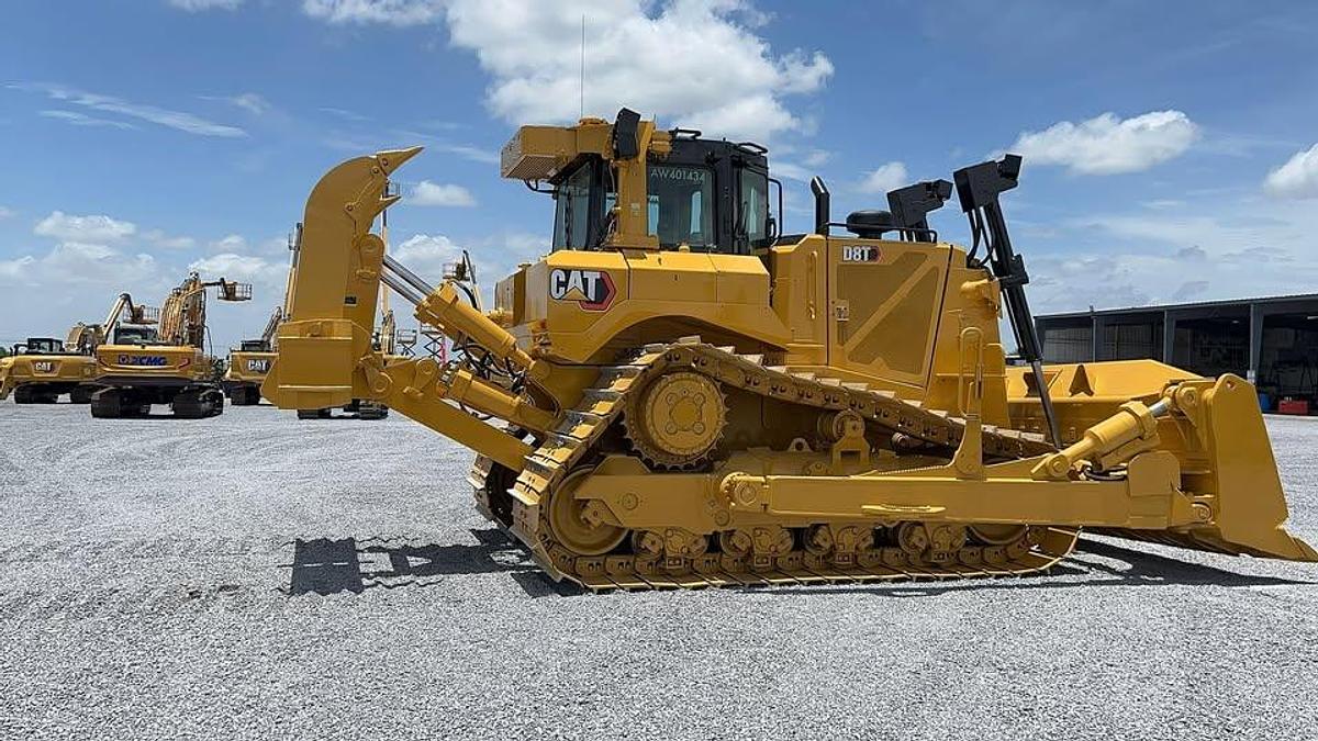 Used 2022 Caterpillar D8T LGP