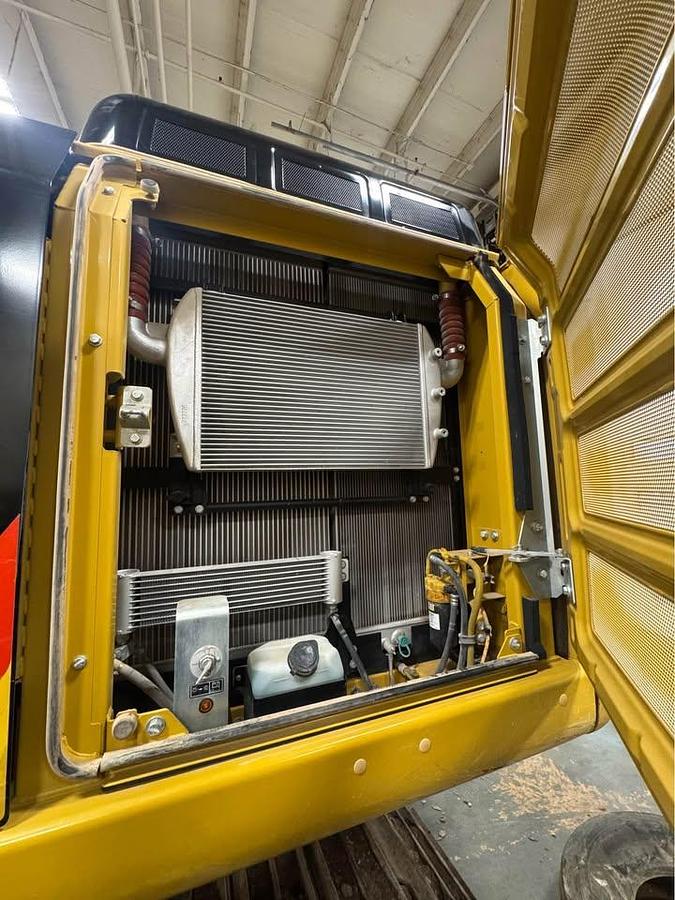 Used 2019 Caterpillar 326FL