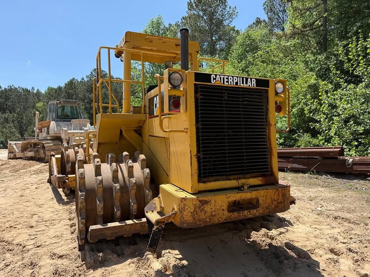 Used 1990 Caterpillar 815B Soil Compactor