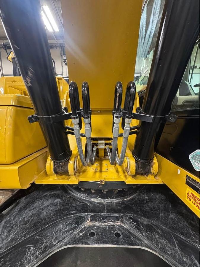 Used 2019 Caterpillar 326FL