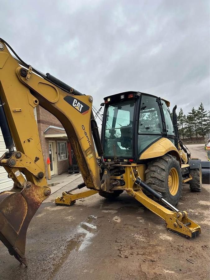 Used 2012 CAT 420F