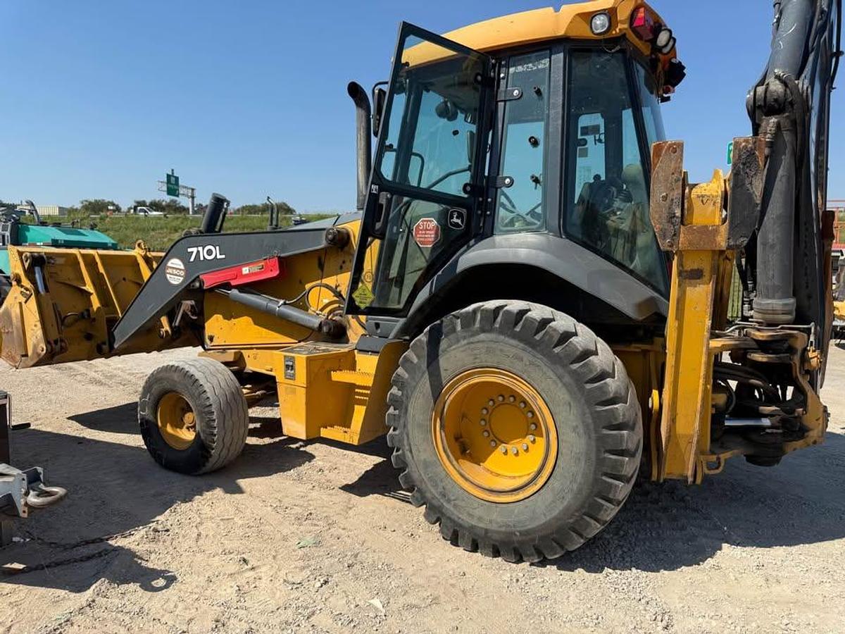 Used 2016 John Deere 710L