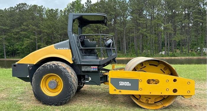 Used 2011 VOLVO SD100D