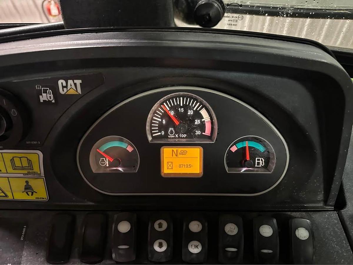 Used 2014 Caterpillar 420F IT