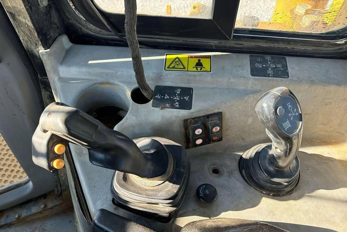 Used 2011 Caterpillar D6T XL