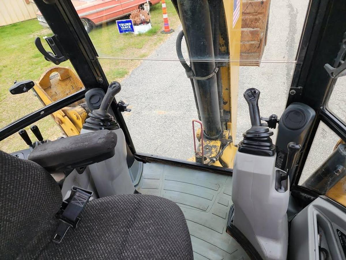 Used 2011 CAT 420E IT