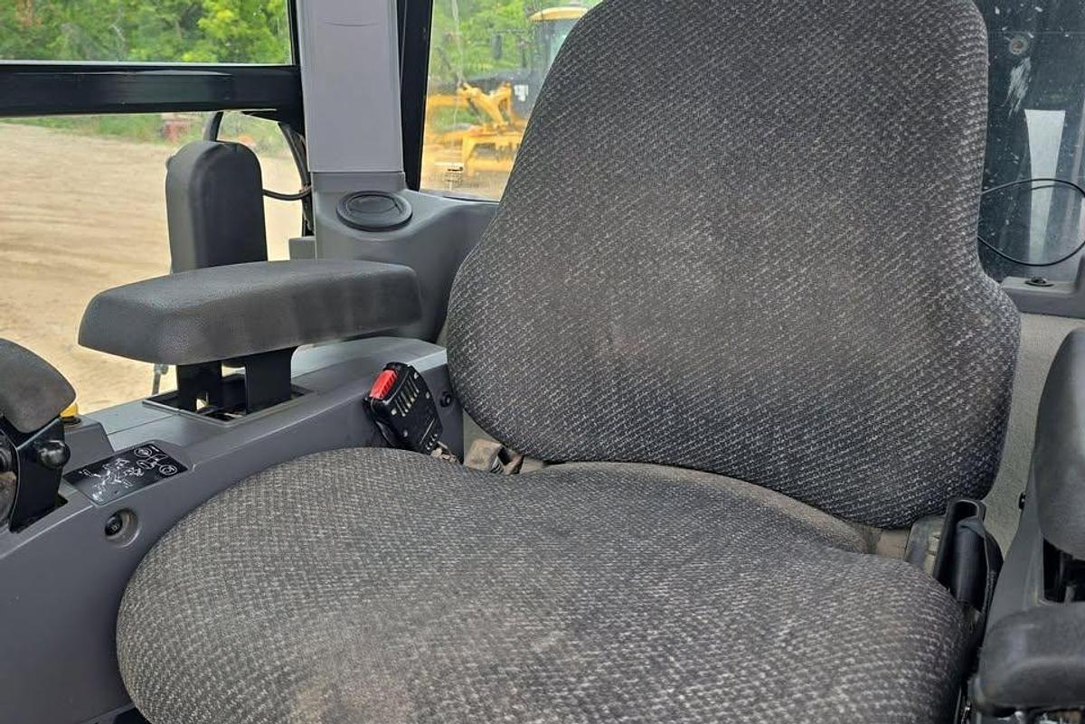 Used 2012 Caterpillar 140M2